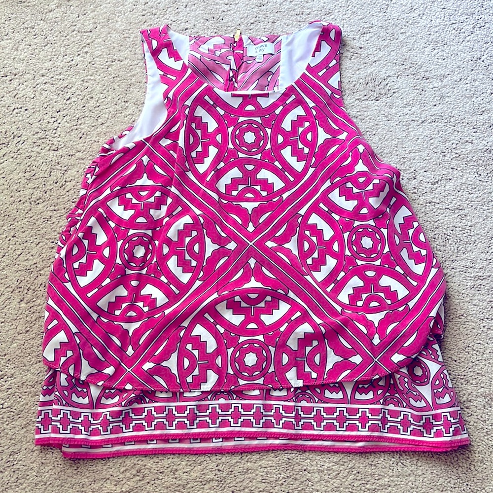 CROWN AND IVY TANK TOP